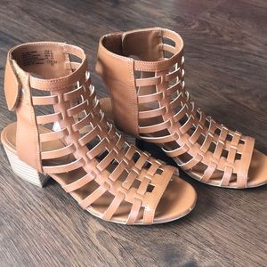 American Eagle Girls Brown Sandals